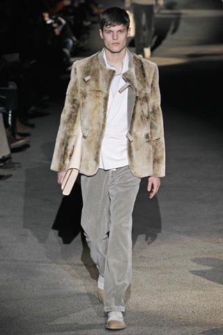 Louis Vuitton / - 2011-2012